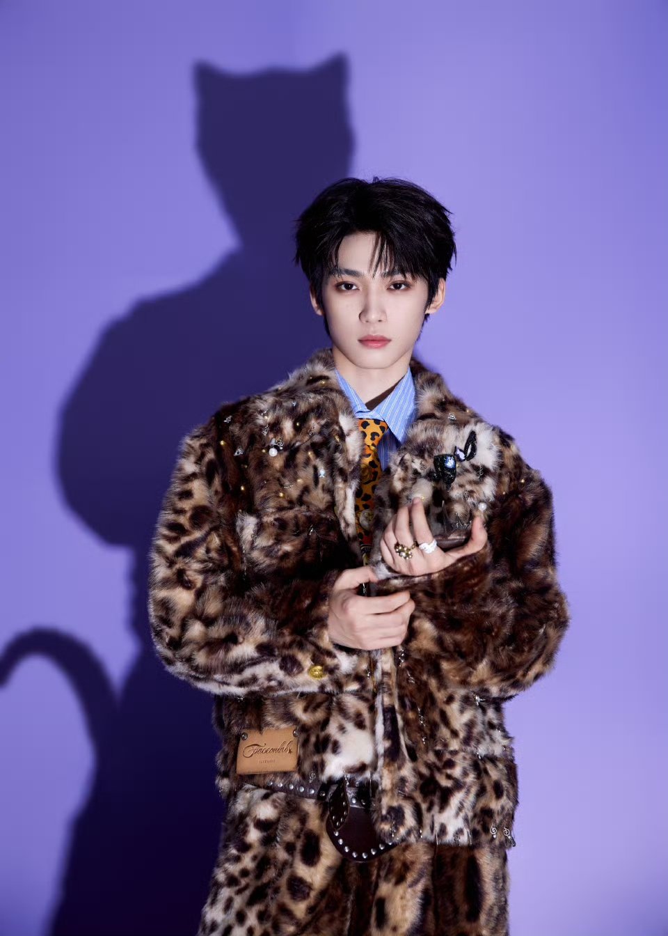 我天！豹纹小野猫👀媚得好贴脸！