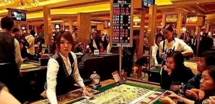 澳门赌场有个耐人寻味的现象：要是你运气好赢了2000万，想揣钱走人，赌场大门