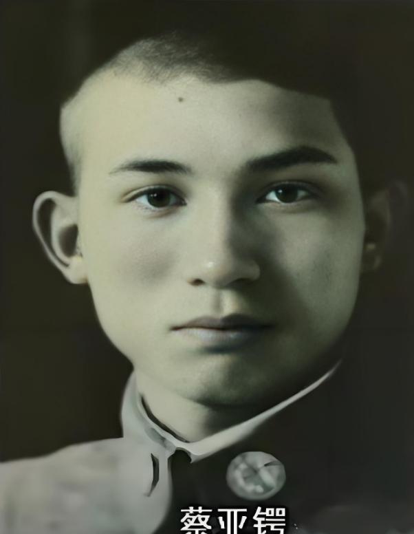 1944年，他带领200多人在宁乡杜家山激战日军一个步兵大队全员殉国，本人被援军