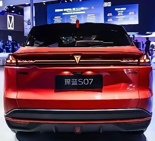 华为这是搂不住了！2026年第二季度刚开始就疯狂输出！华为不造车，却把触角伸向造