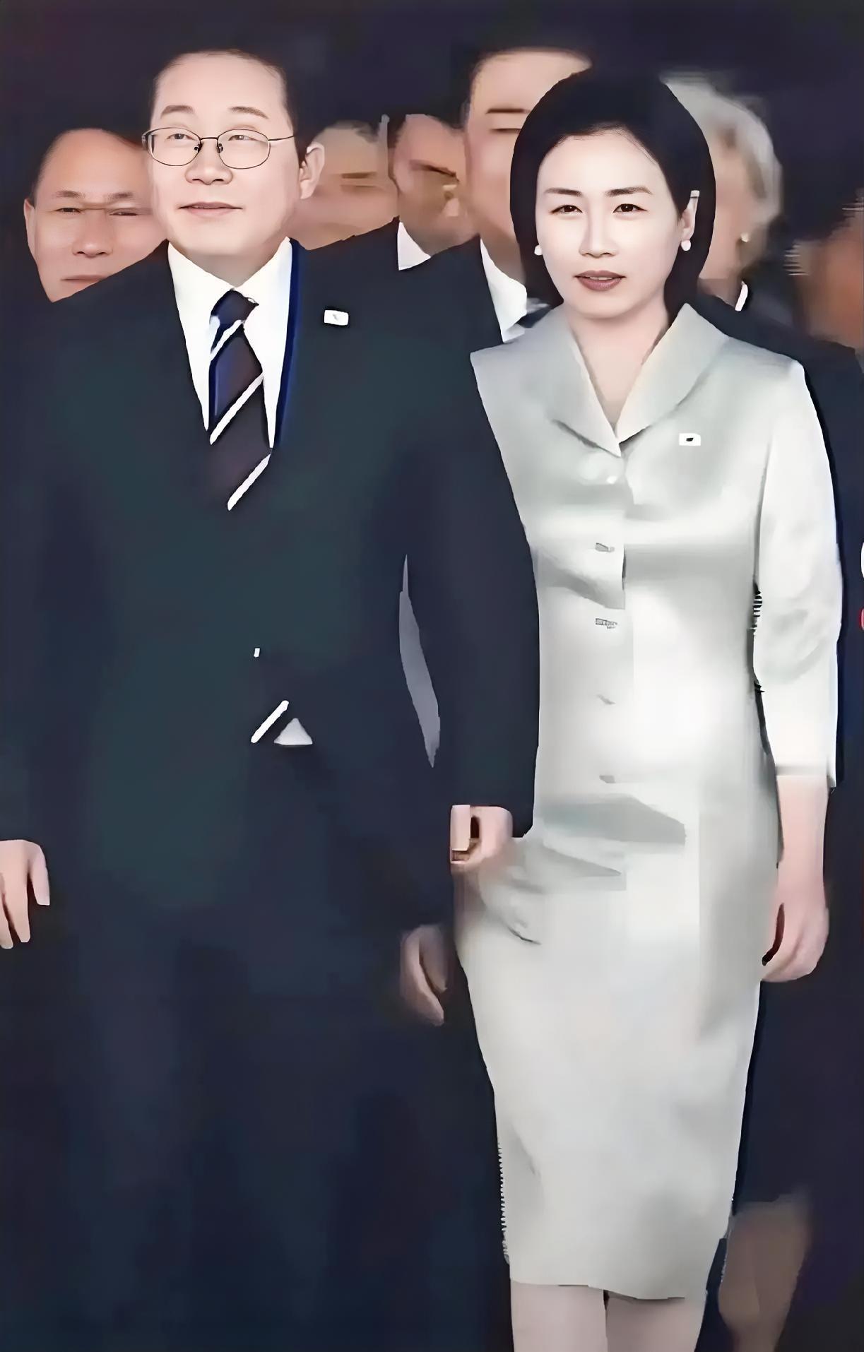 说白了，面相是骗不了人的，不信你看金惠景就知道了！生活中，细节之处更能体现他