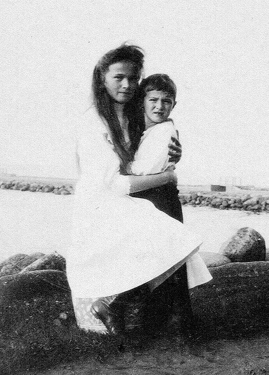 大姐姐和小弟弟🌟尽管阿列克谢（AlexeiNikolaevich）和奥尔加