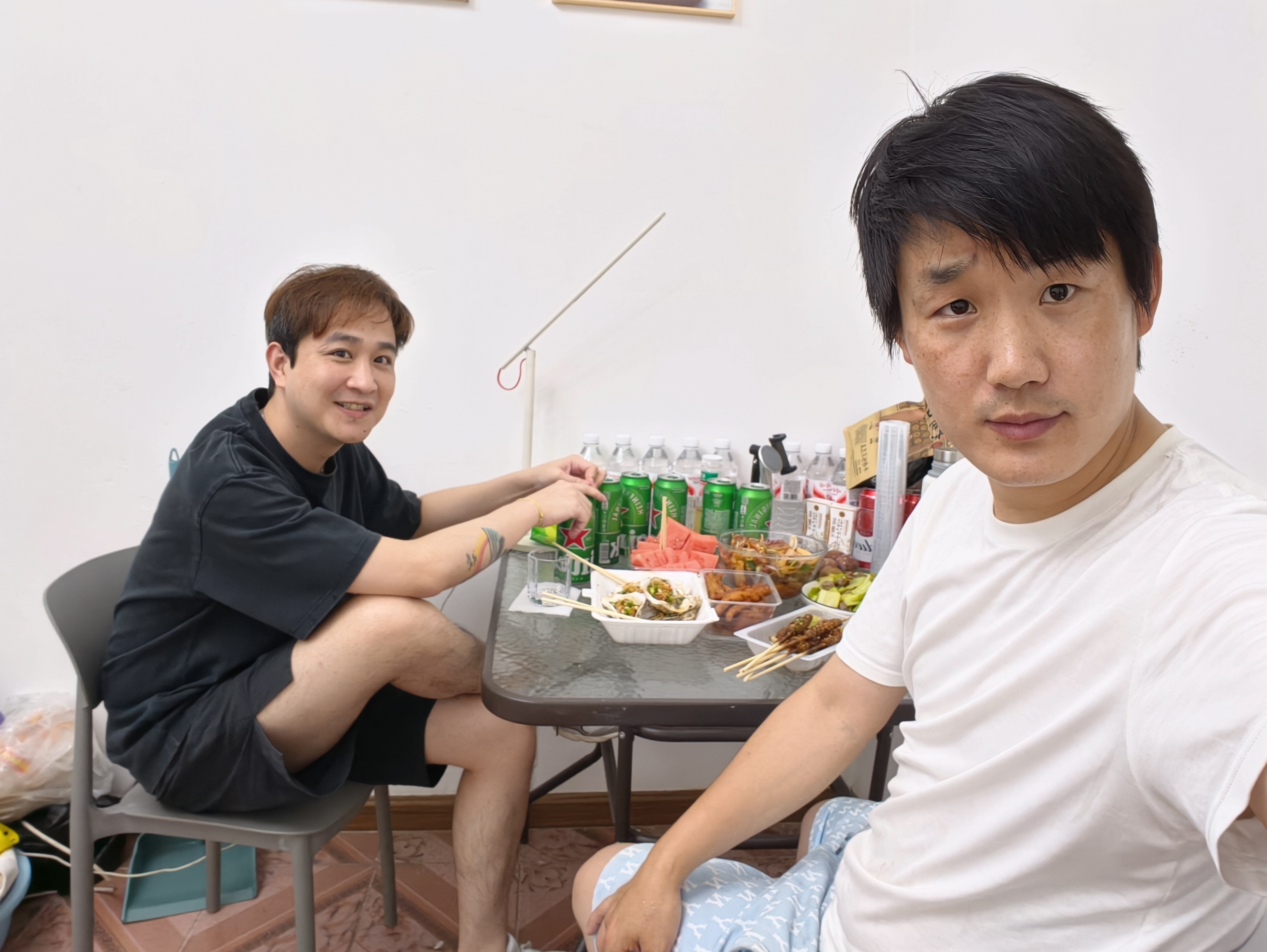 同事阿牛哥，第一次到我家来，安排猪头肉简单整两杯深圳·前进村市场