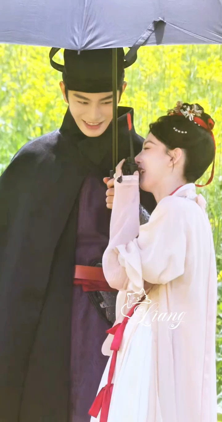 好唯美的画面，好萌的两小只…小丁好爽朗的笑声啊哈哈哈哈哈哈哈哈哈哈哈丁禹兮宋祖儿