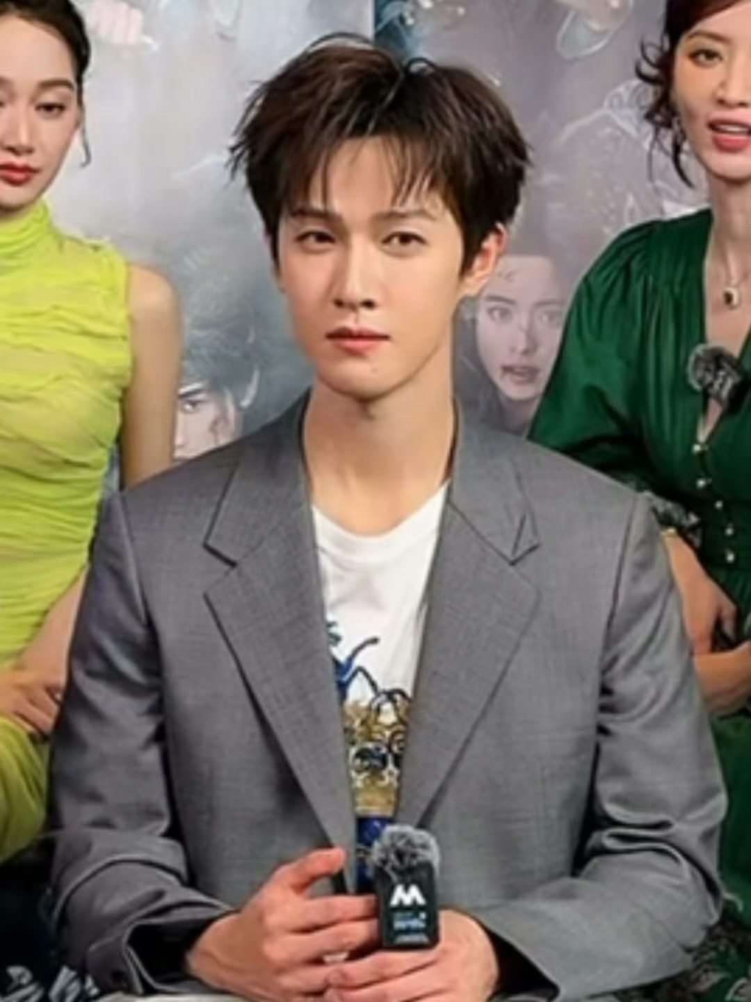 冰湖重生今日开播冰湖重生开播发布会上的李昀锐和张康乐，状态如何啊？