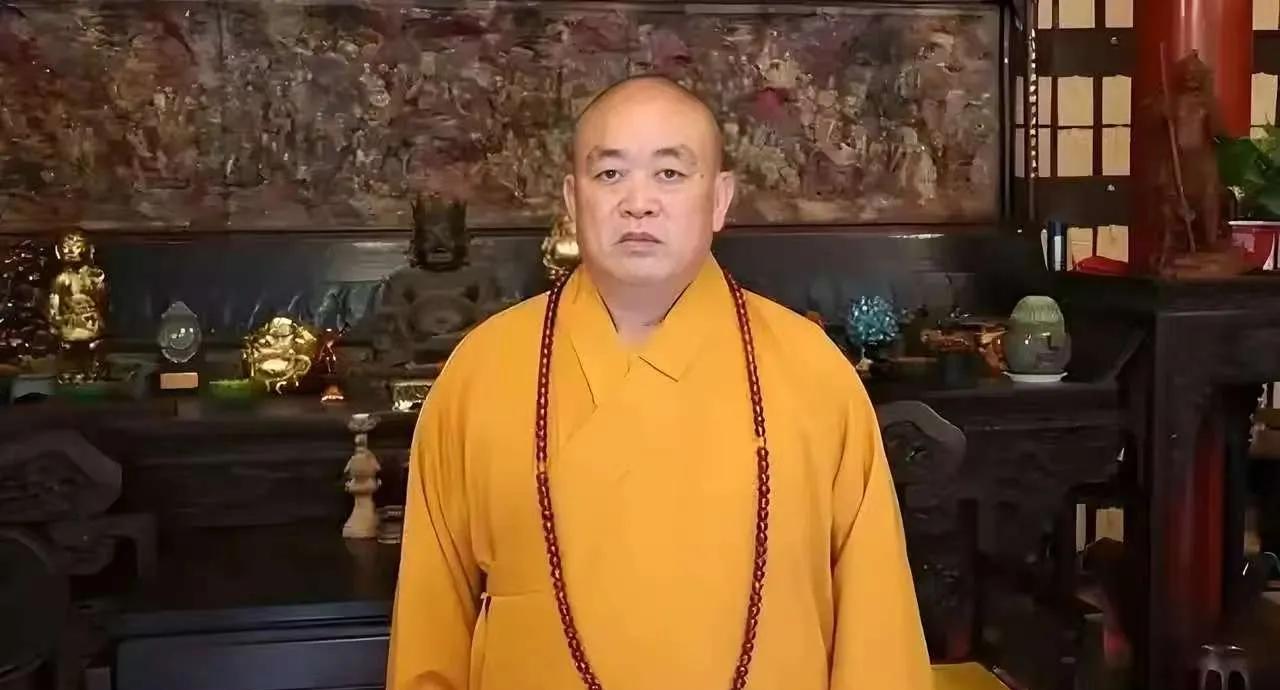 释永信与多人保持不正当关系，我不惊讶。估计这次也不是钱和女人的问题，应该是大事，