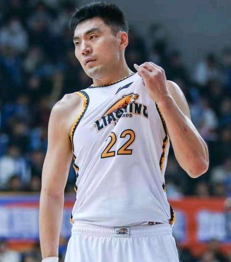 ‌李晓旭‌是CBA中被广泛认为“最有钱的富二代”，其家族资产据称甚至超过了他所效