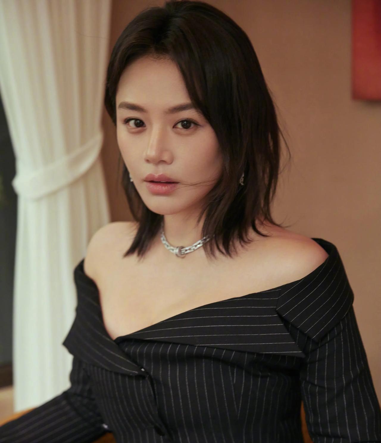 马思纯治好了普通中年人的焦虑症：以为只有普通人扛不住地心引力，原来马思纯这样的明