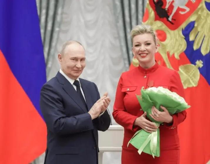 中俄携手，世界更稳！外交部最新表态透露两大国关系“新高峰”最近，俄罗斯外交