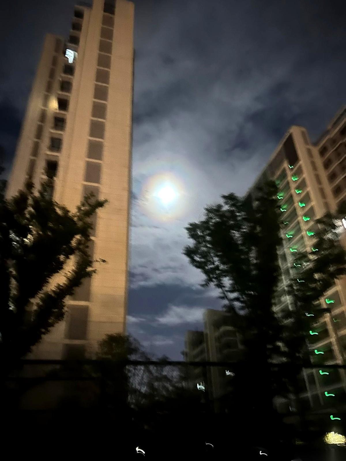 网上一位准新娘的处境，撕开了婚姻最现实的遮羞布：无名指上的订婚戒指刚戴稳，30岁