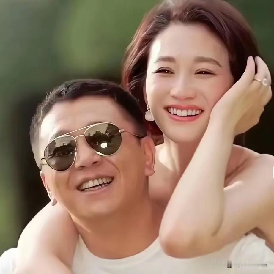 看到李小冉感情出现问题的消息，不查不知道，一查我才发现，原来李小冉的老公徐佳宁真