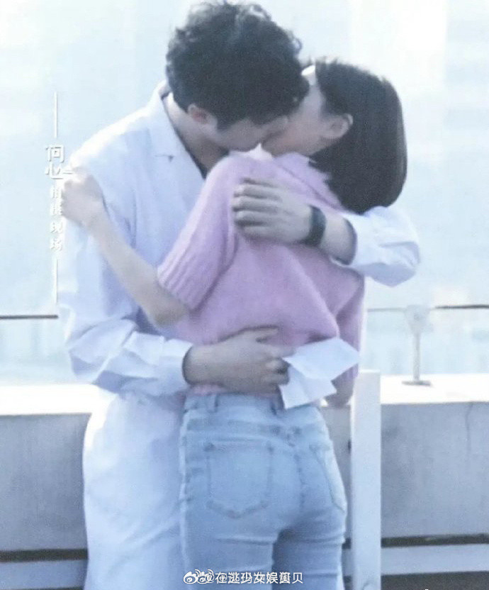 金世佳189cm，毛晓彤163cm！拍吻戏只能拉近景拍摄，不然远景就挺搞笑的