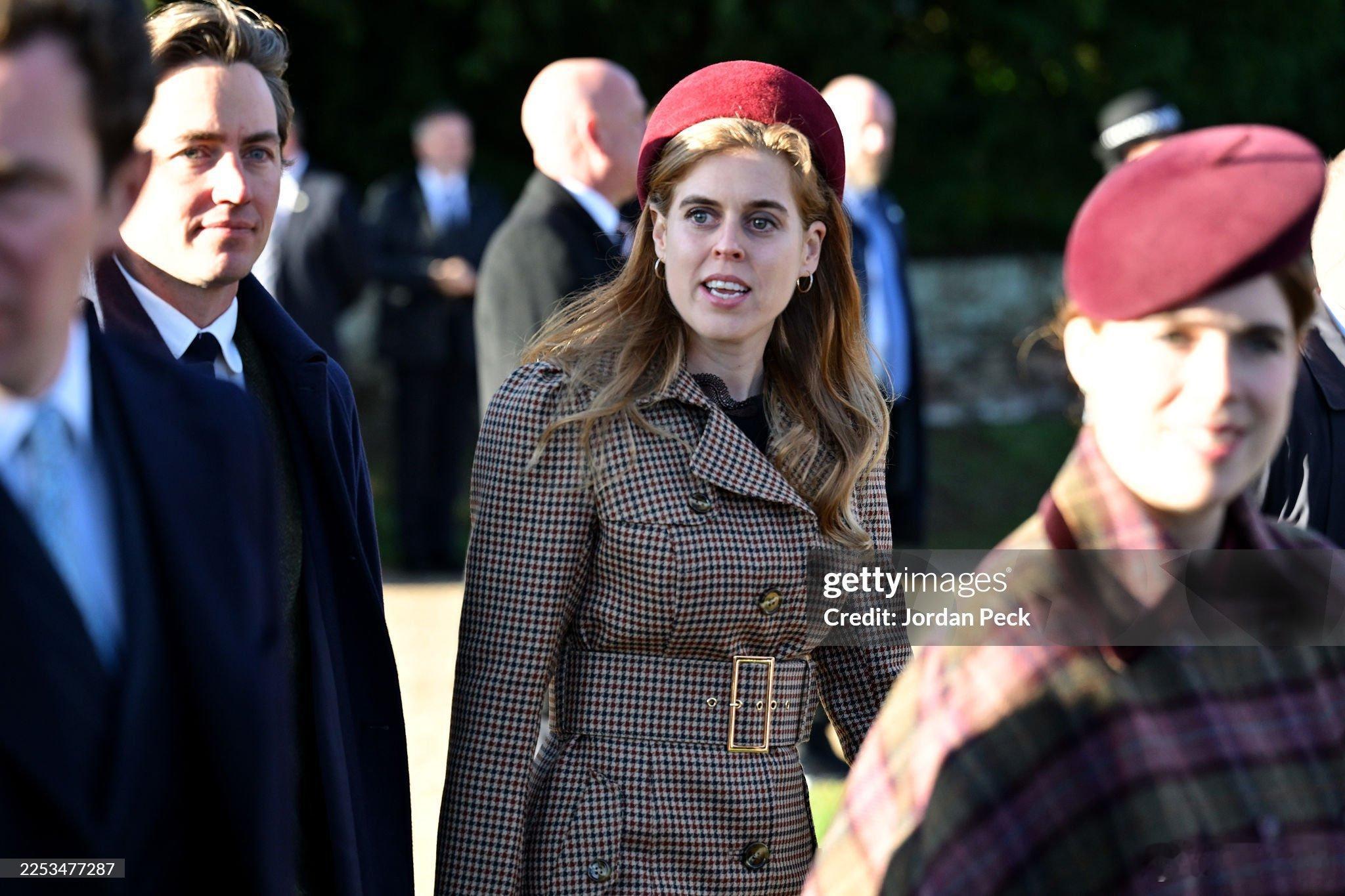 英国王室🇬🇧比阿特丽丝公主最后还是出现啦，本来原计划是不来的，和朋友们去滑