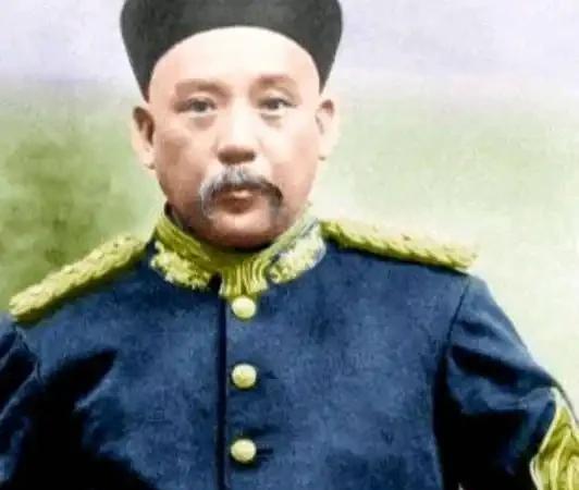 袁世凯和半岛当年的主政者闵妃相差8岁，真擦出过火花？袁世凯可在半岛断断续续的待了
