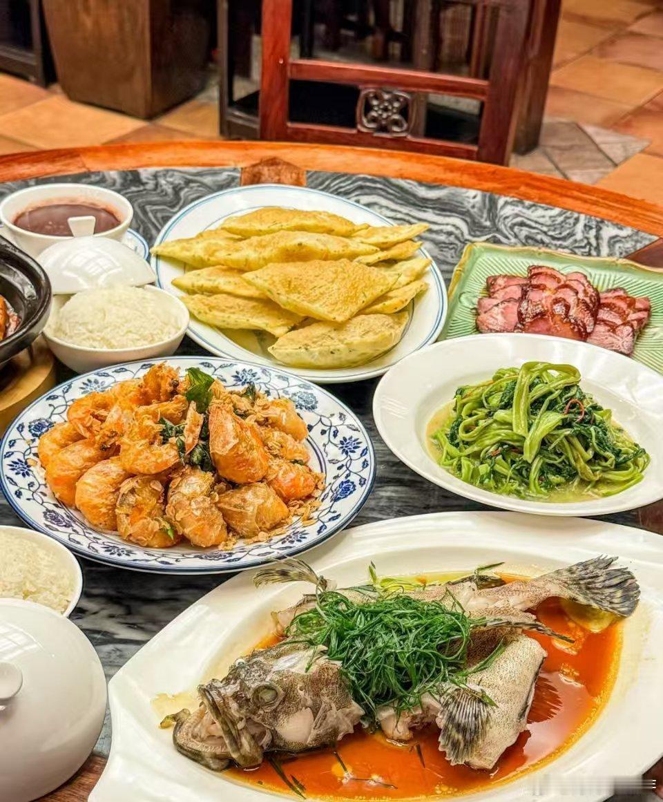 广东网友称中式餐饮文化海外输出赢麻了我们的中式餐饮的文化也能够输出，海外的话其