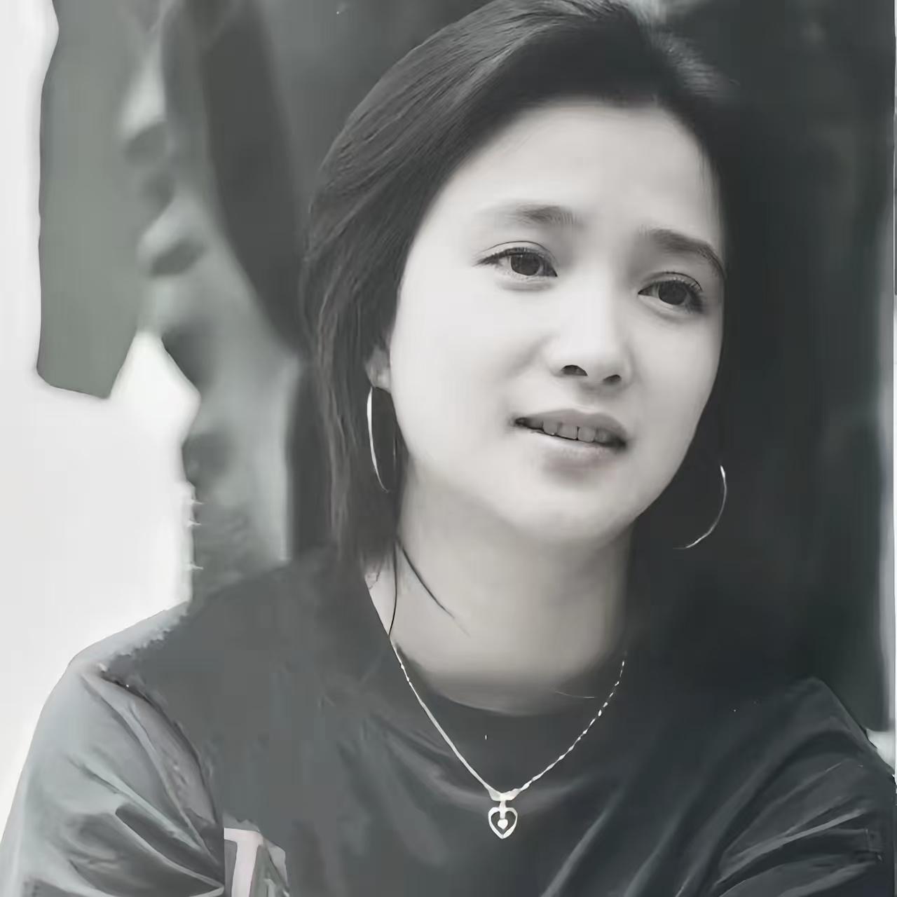 61岁的何晴，走的很安心，不是因为自己被病痛折磨10年，而是因为儿子哪怕没有