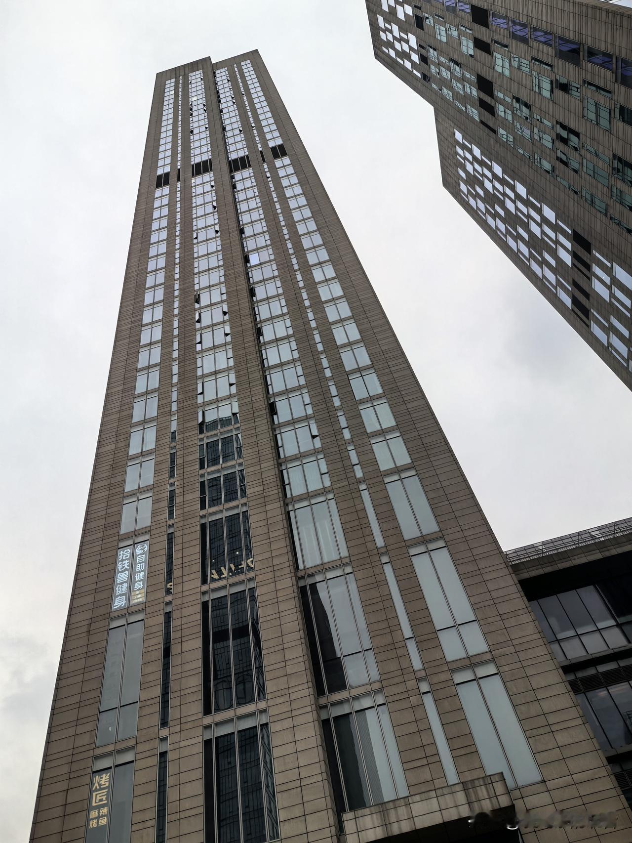 老家侄女的男朋友是成都区县的人，是在成都读书时认识的，男方家办酒席结婚时本来要邀