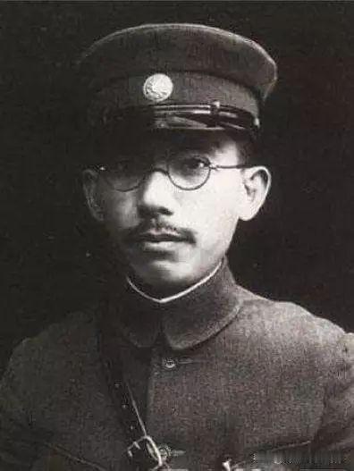 南京保卫战后的唐生智去了哪里？南京保卫战后唐生智因为丢失首都，自觉在国民政府中