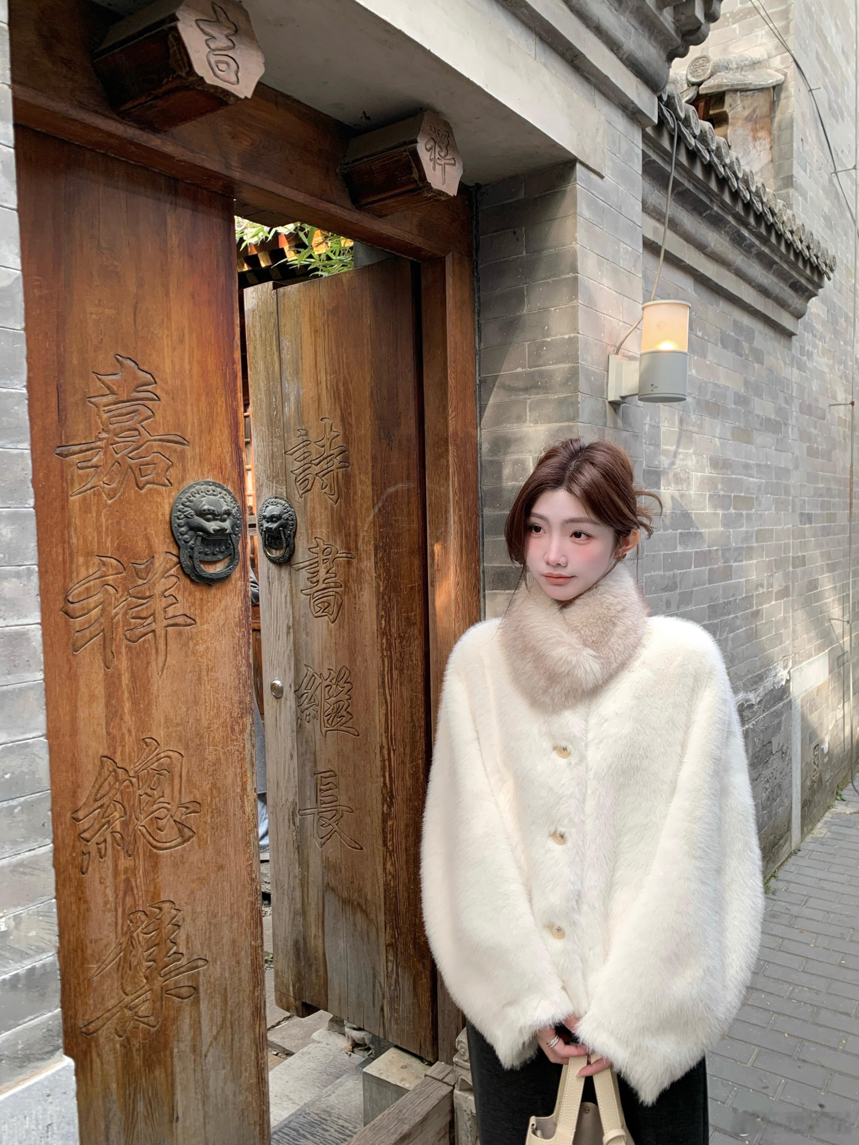 大家都问这个款～两个色毛领都有～安排🫶🏼