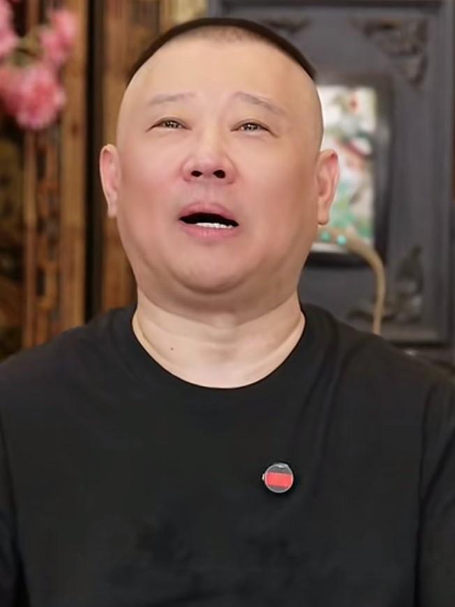 郭德纲帮帮闫云达吧！刚刚德云社前大师兄闫云达直播时表示:德云社对不起我，郭德纲对