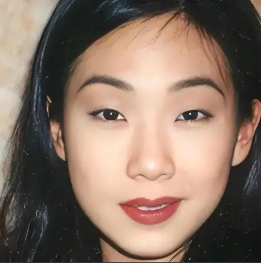 林忆莲跟李宗盛离了婚，李宗盛说自己快五十了还要妻离子散，嚎啕大哭。后来有天他接到前妻朱卫茵的电话，她