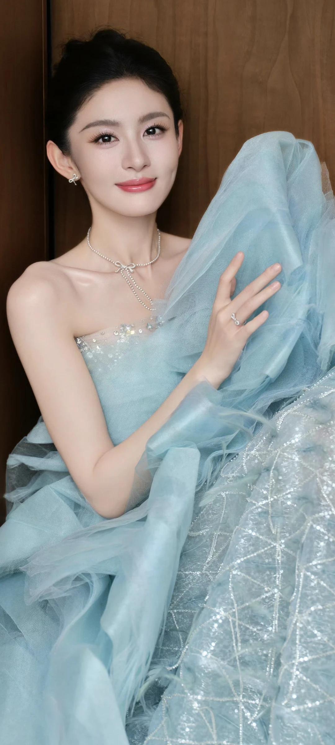 赵晴写真壁纸～薄荷绿礼服+珍珠高跟鞋，美成月光公主！