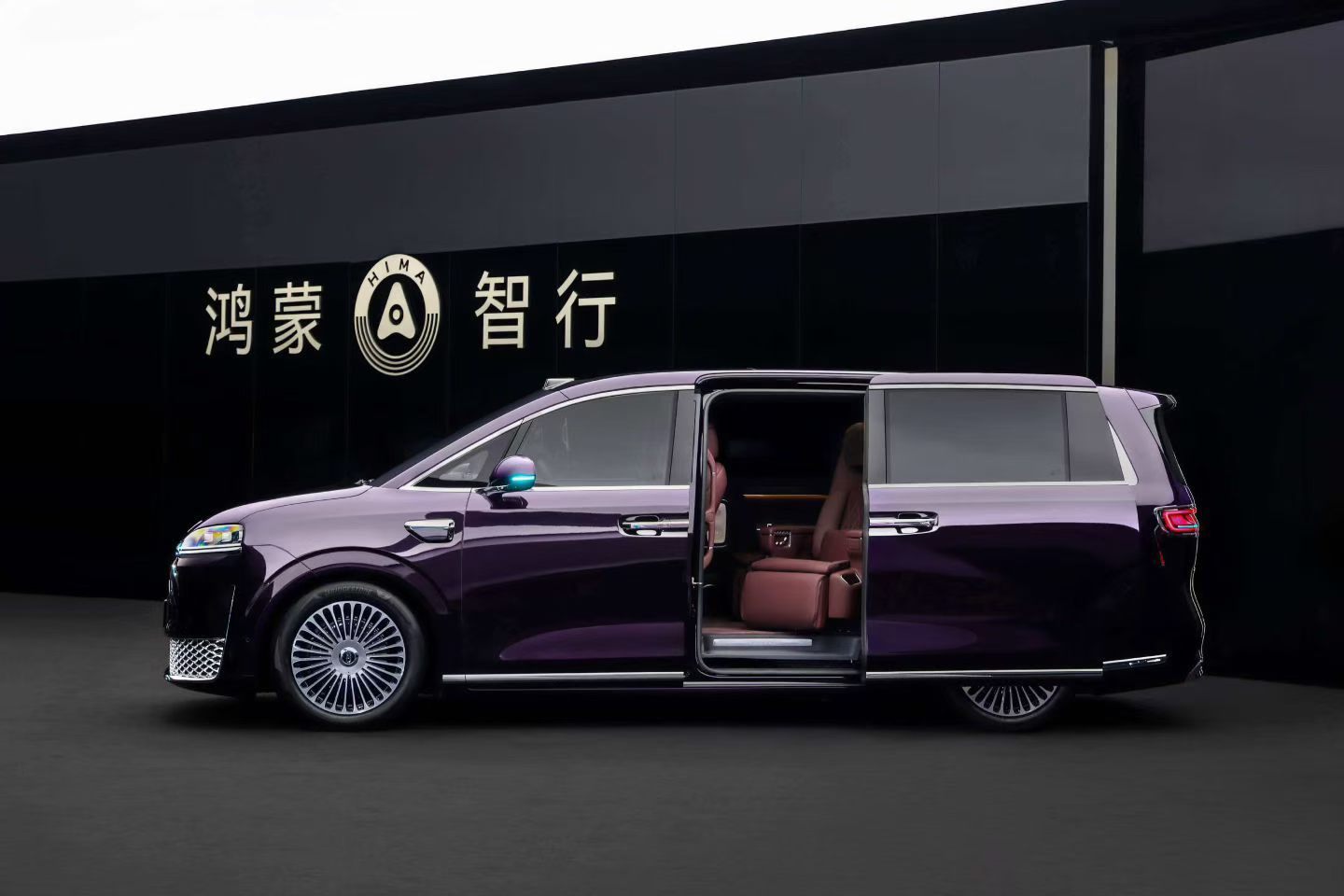 华为智界V9预售价39.98万元起～感觉又会是一个爆款！现在华为的造爆款能力太强