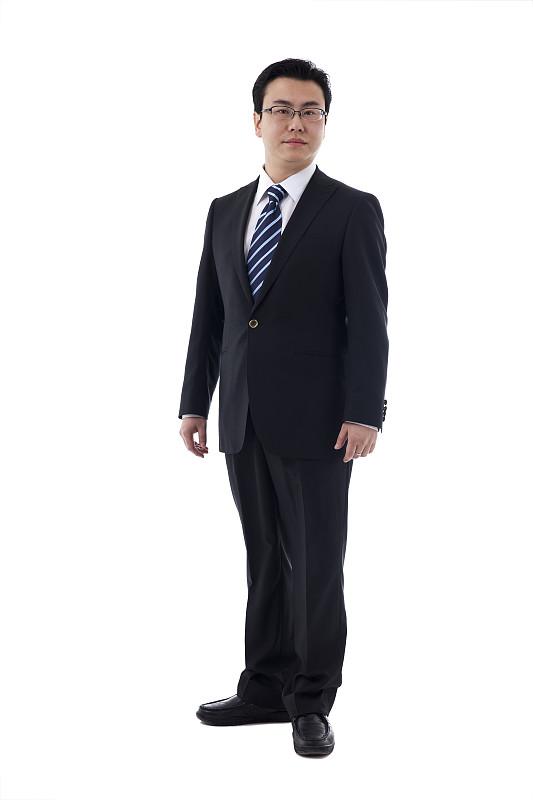 男人断绝关系后，真正释怀会有哪些反常举动？心理学揭示深层信号在一段感情结束时