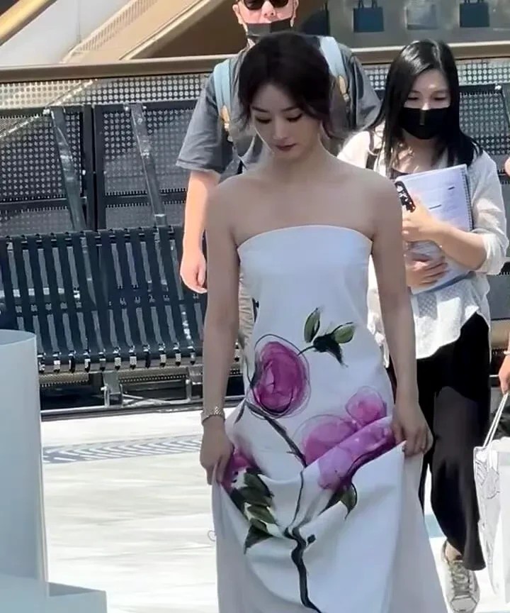 颖宝终于来了！今天好美！生图直出！​​​