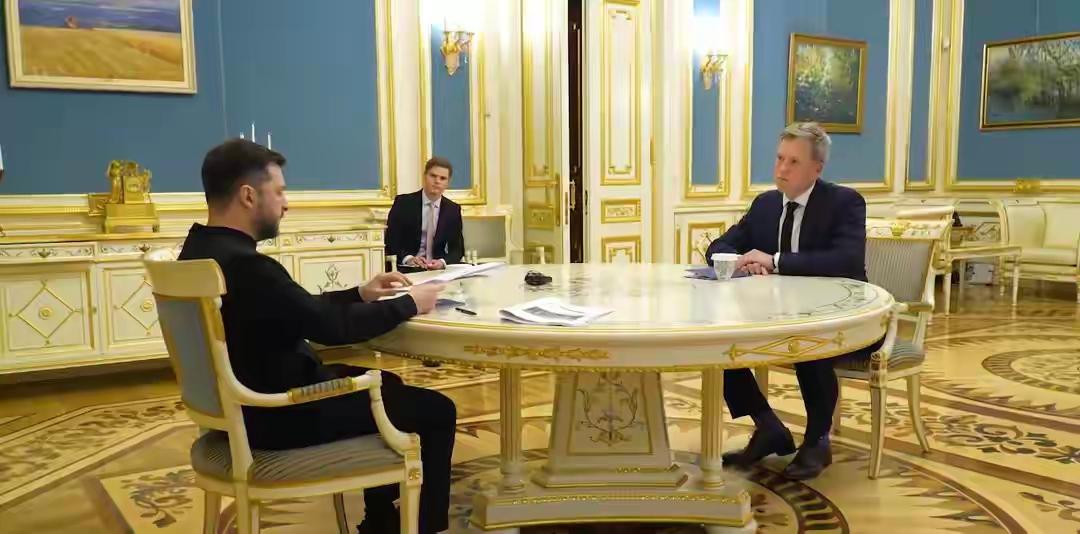 【待宰的羔羊】财联社11月21日电，乌克兰总统泽连斯基在社交媒体上表示，当天在