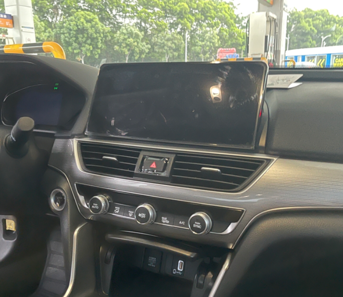 锐领混动雅阁提车一个月，行驶了920公里，起步到80公里很给力，60以上胎噪就