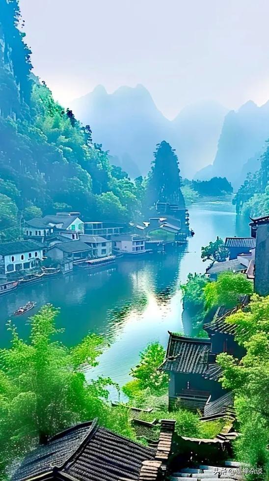奉劝所有中年女人，夏天买衣服这9种衣服不要买：1.重工串珠、满幅钉珠的棉