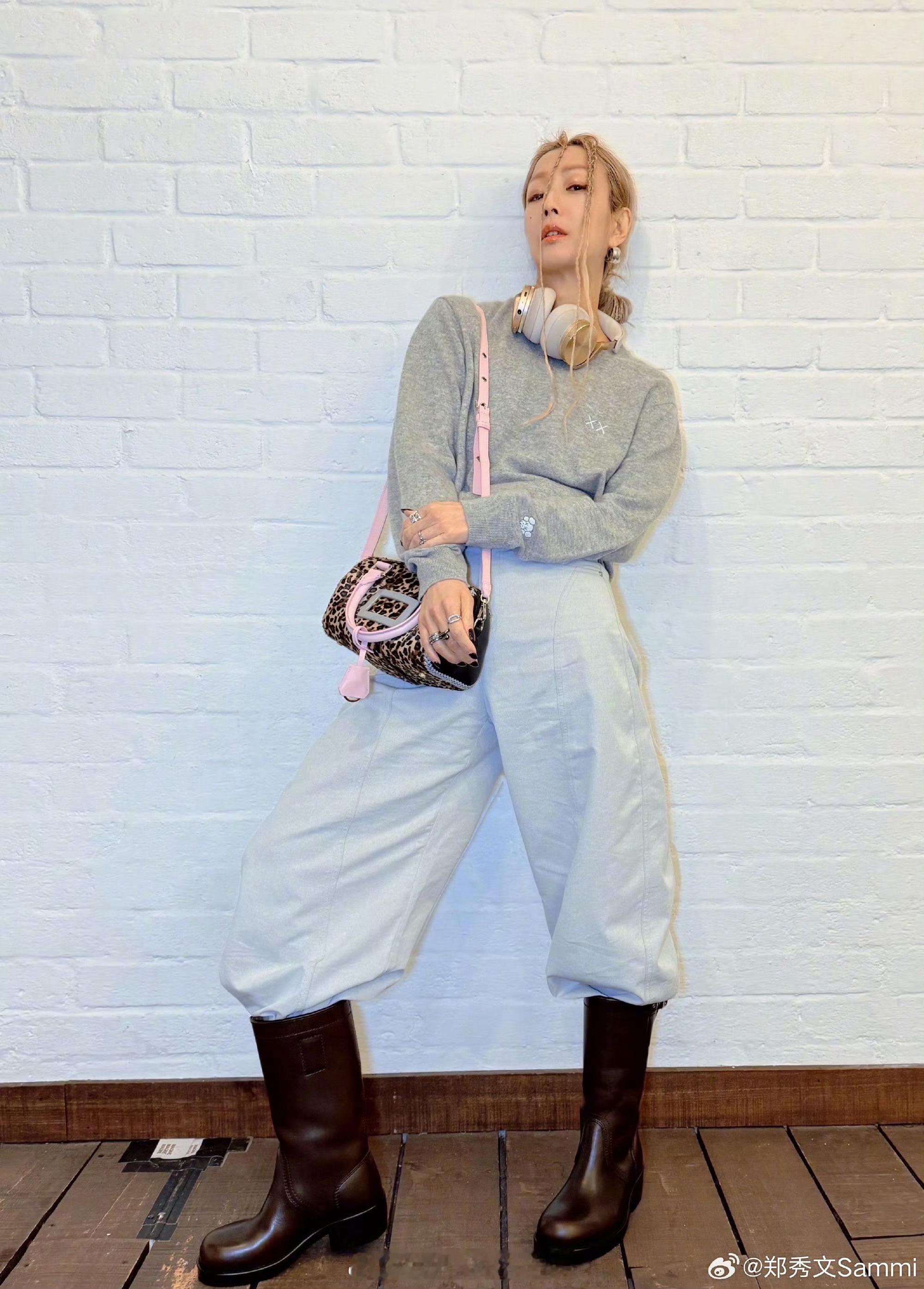 简单说下这香港本土四位天后的现况。千禧年后的香港天后，应该就这几位了：郑秀文、杨