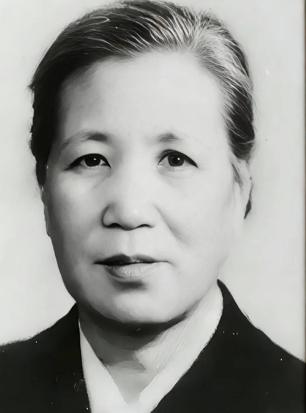 1929年，红色党员傅玉真得知新婚丈夫丁惟尊叛变，痛苦不已。思考几日之后，她