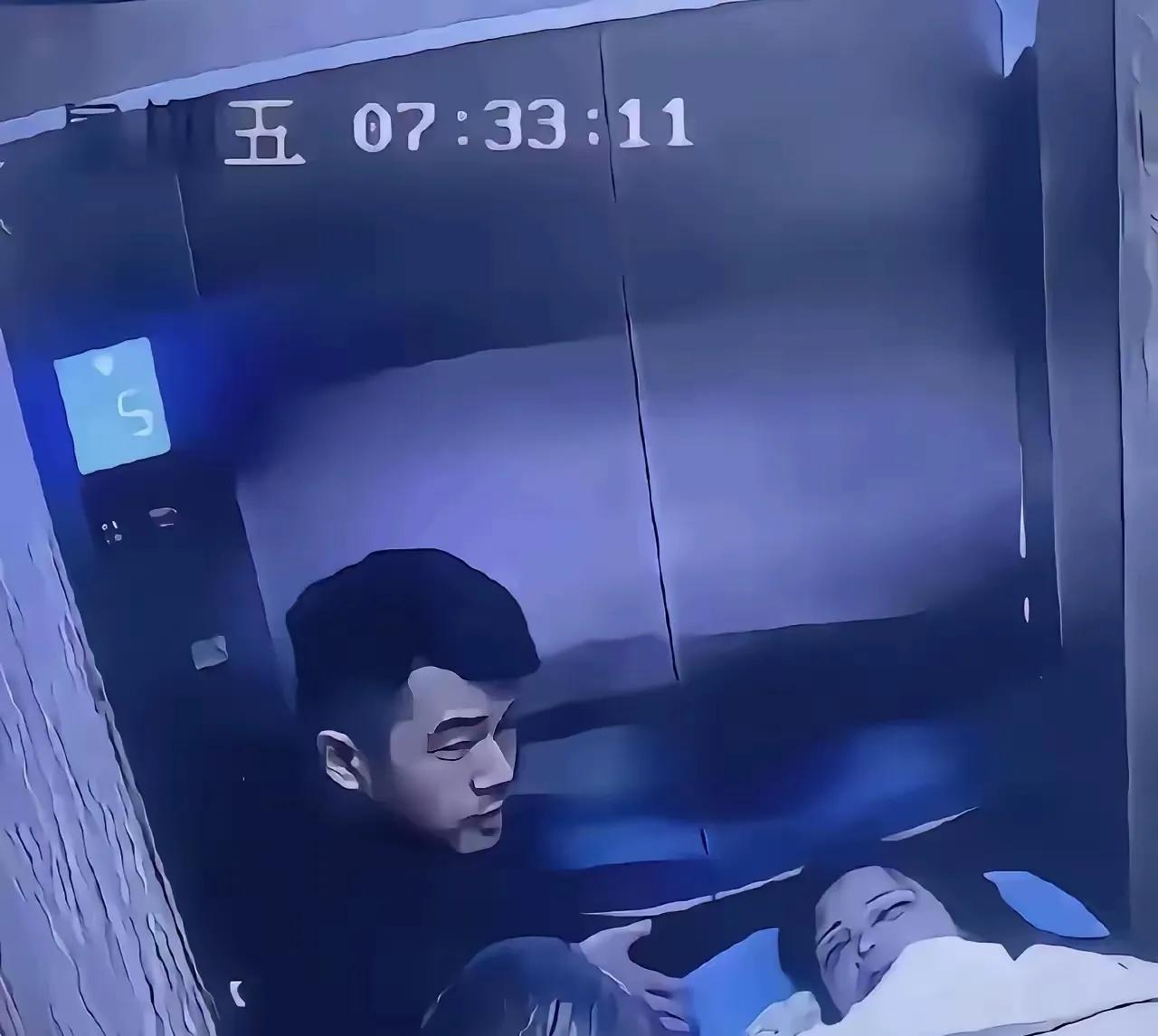太冷血！这段监控画面让人实在难以平静视频里瑶瑶脸色苍白得明显，金浩却异
