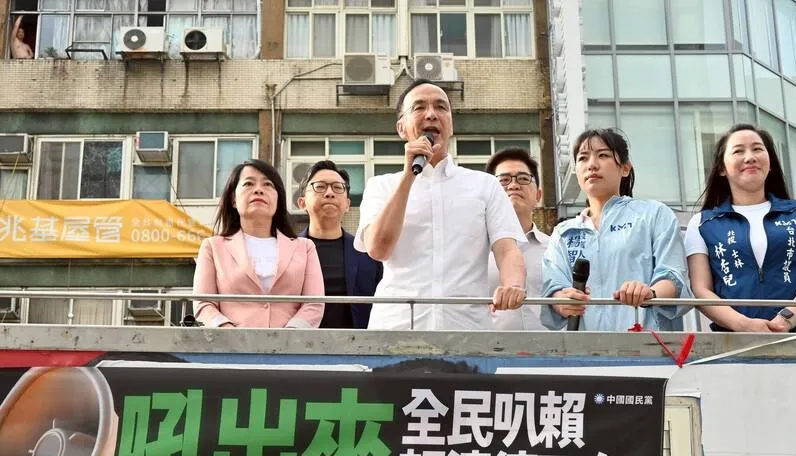 国民党主席朱立伦带队扫街要赖清德下台，结果应者寥寥，蓝营大咖无人助拳，朱立伦心灰