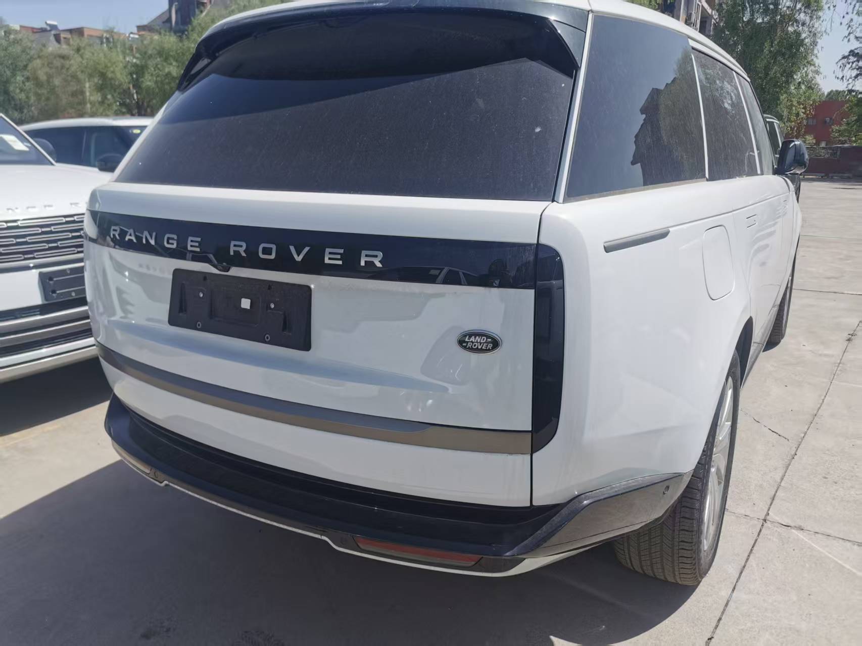 一上午就安排三台车两台奔驰一台揽胜今天全是大车