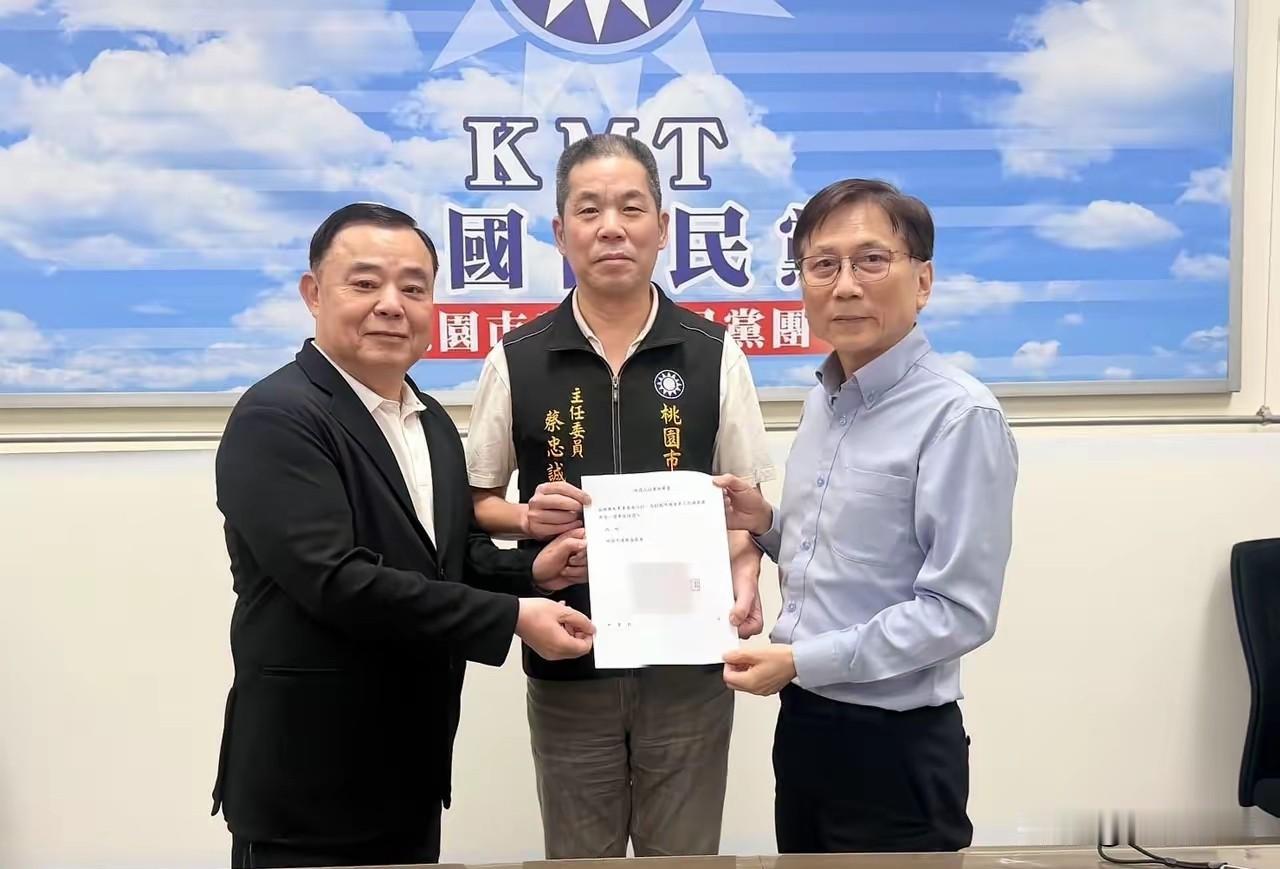 反转又反转，詹江村的网红剧情！国民党桃园市网红议员詹江村因为批评高中生在校庆中将