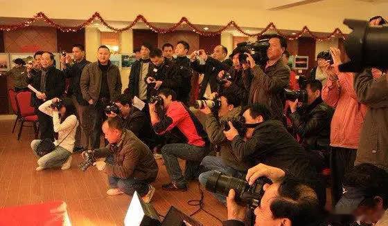 无论是中国的导弹，还是中国的航母，日本都不怕，日本怕的只有两点，一是中国的继续加