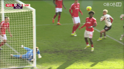 英超的VAR就是这样！麦卡利斯特89分钟时的进球，看起来并没有越位也没有手球，