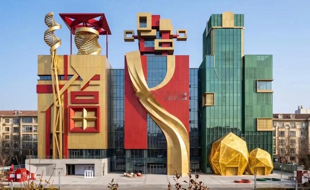 福禄寿大楼改造前和改造后，到底哪个好看？