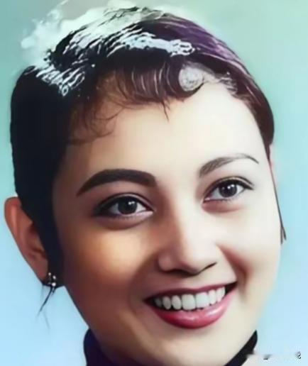 1966年，八一厂已经很乱了，当时厂里私底下流传着一句话：“男的，不如女的，老的