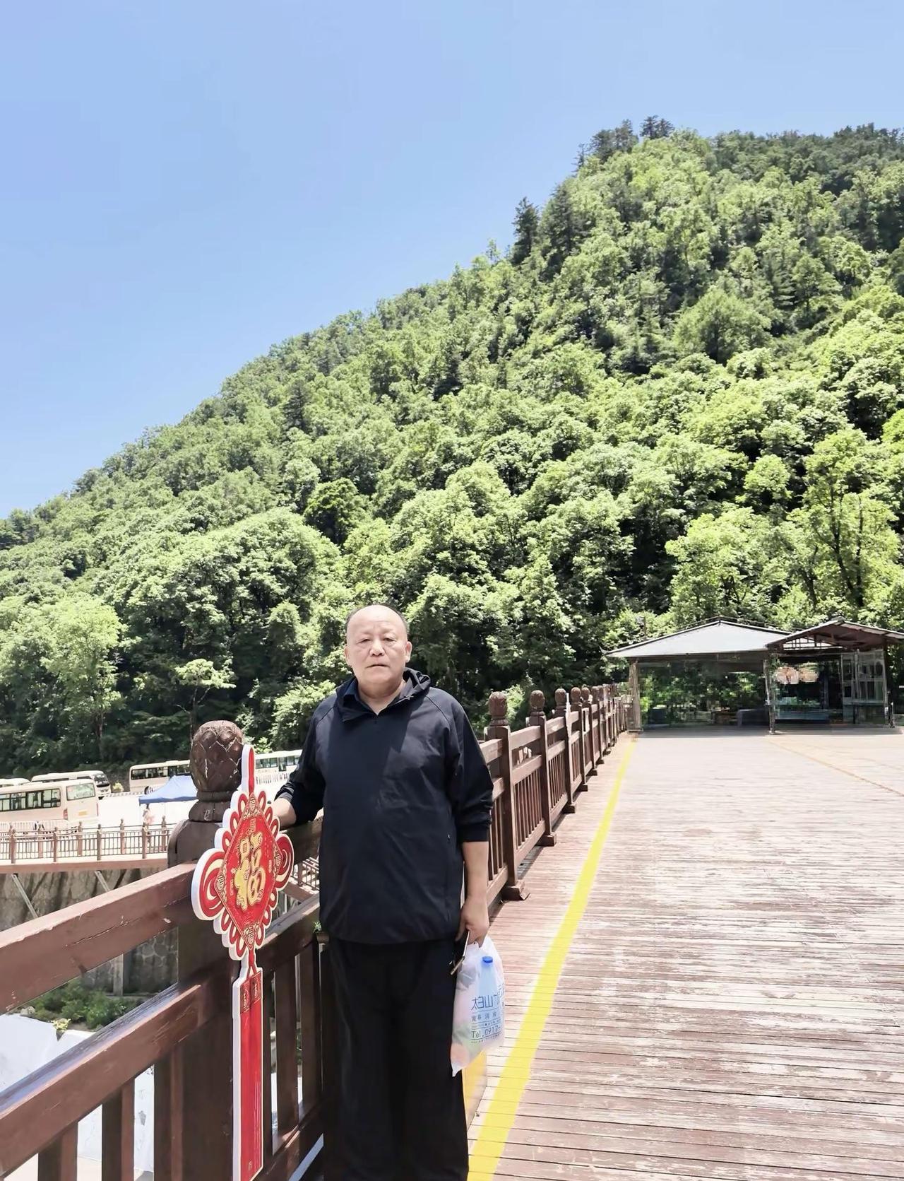 太白山咋上去的？坐索道上去的😂😂😂