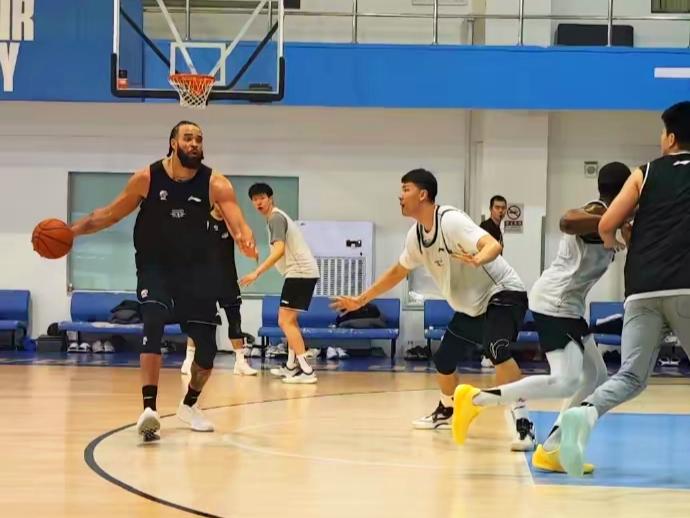 38岁NBA冠军麦基加盟北汽，训练效果惊艳，能否成为夺冠最后拼图？