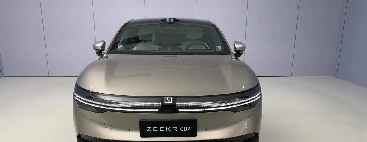 极氪汽车：公路坦氪，安全守护者