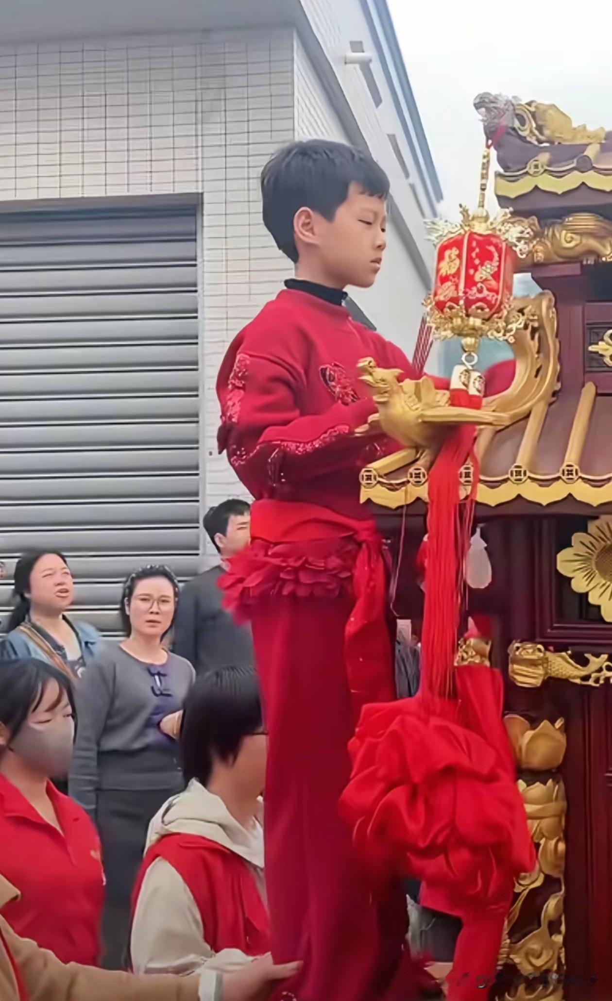 湛江妈祖巡游换神童官方通报！其中有3点我理解不了，第1、虽然不是当地人，也