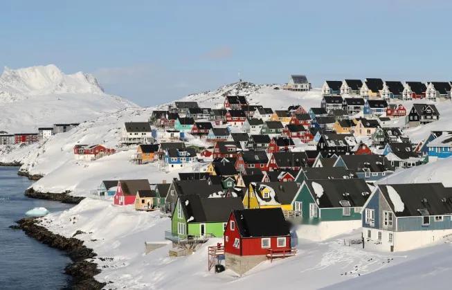 美国要“接管”格陵兰岛，欧洲敢翻脸吗？美国现在已经不装了，要对格陵兰岛动“手