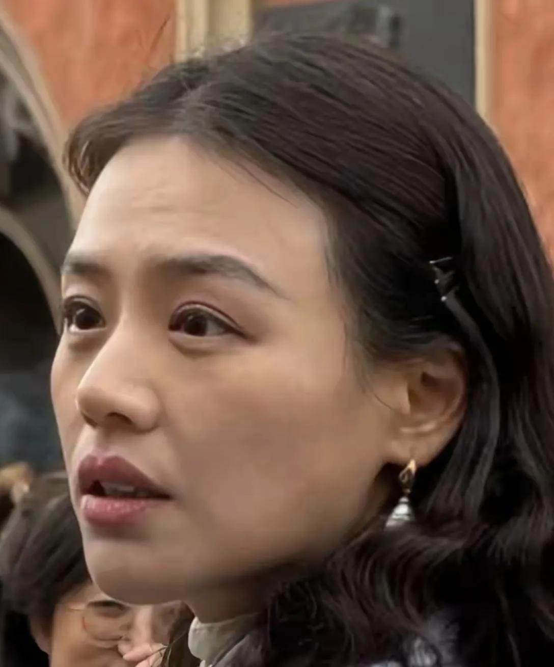 一直觉得马思纯长相过于普通，还有些对眼儿，演技亦不够出彩，你也有这种感觉吗？
