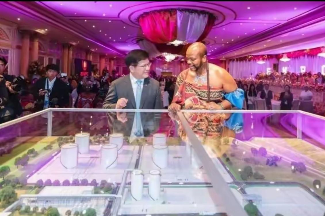 台当局所谓“外事部门负责人”林佳龙于4月25日“秘密”抵达斯威士兰。台当局说这是