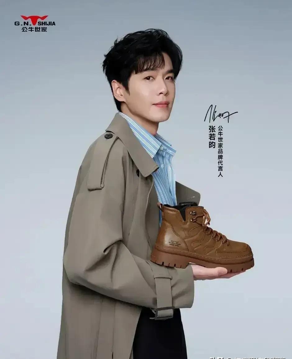 安踏干翻李宁，靠的不是口号，是欧文一脚踹开的4.2万双鞋。李宁在巴黎时装周秀完